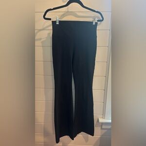 Artizia TNA flare leggings